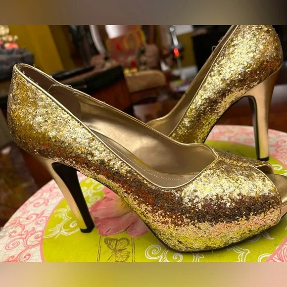 Nine West Shoes Nine West Sequence Gold Pump Poshmark